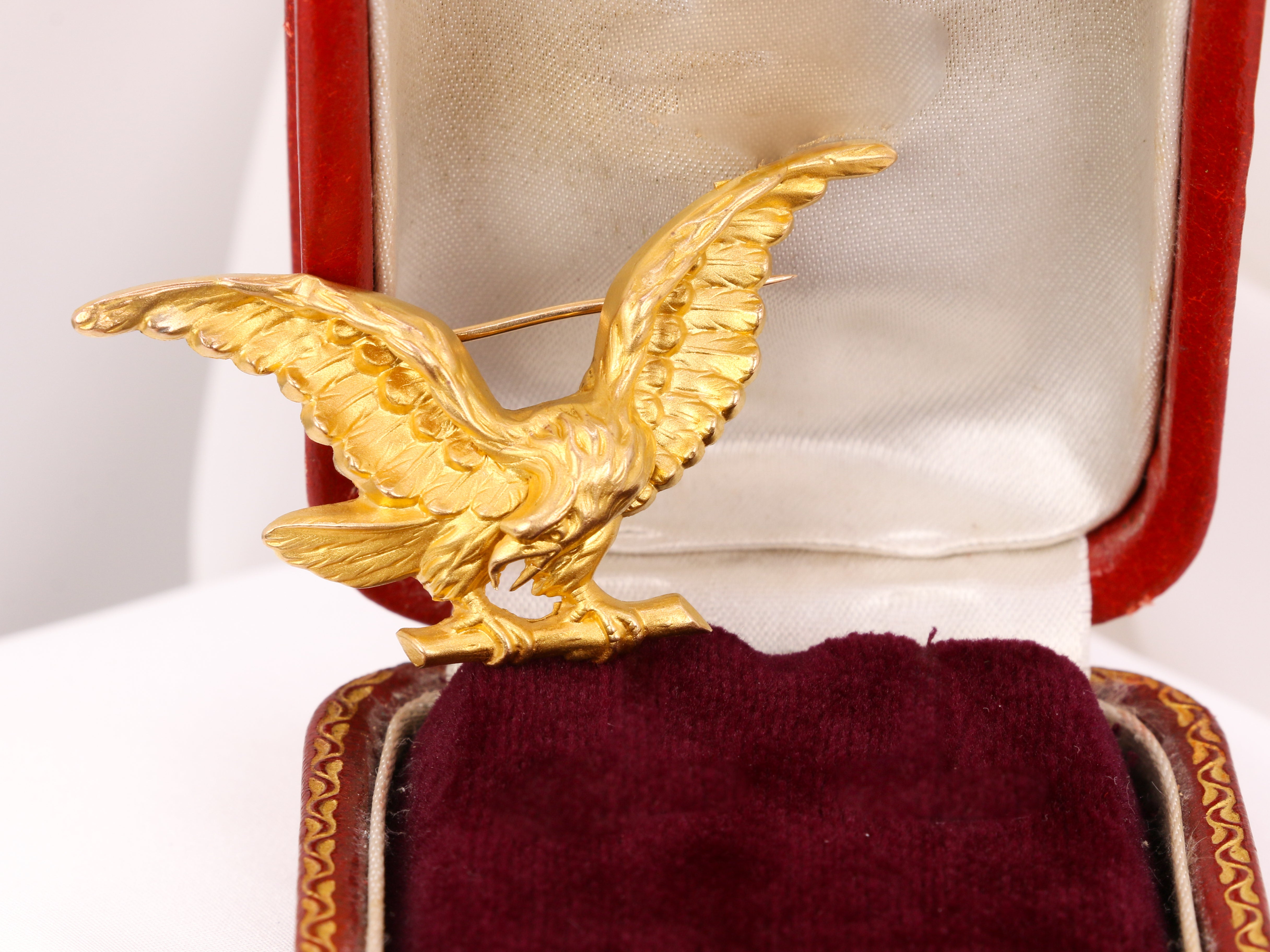 Royal Eagle Brooch in Gold - Late 19th century