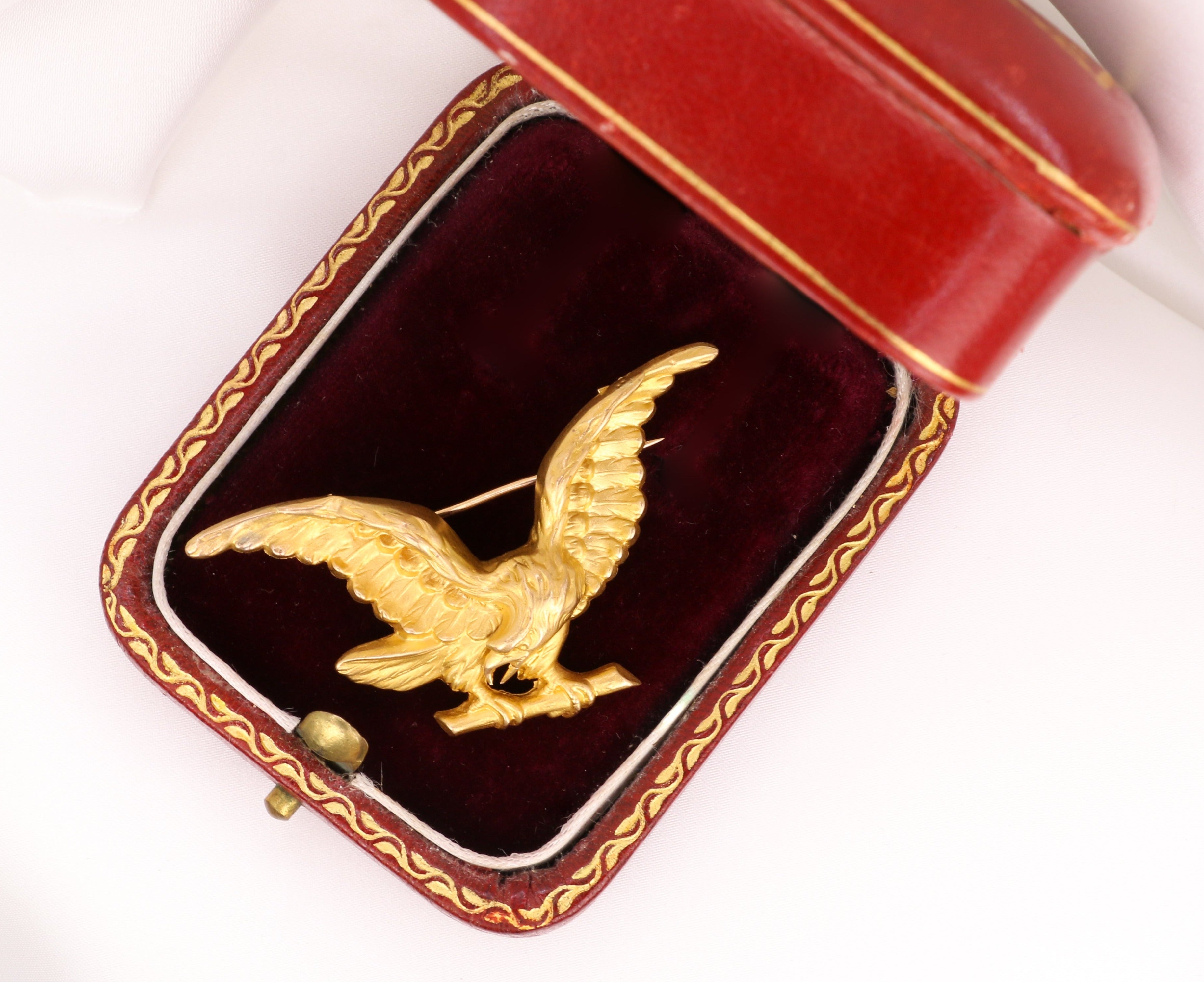 Royal Eagle Brooch in Gold - Late 19th century