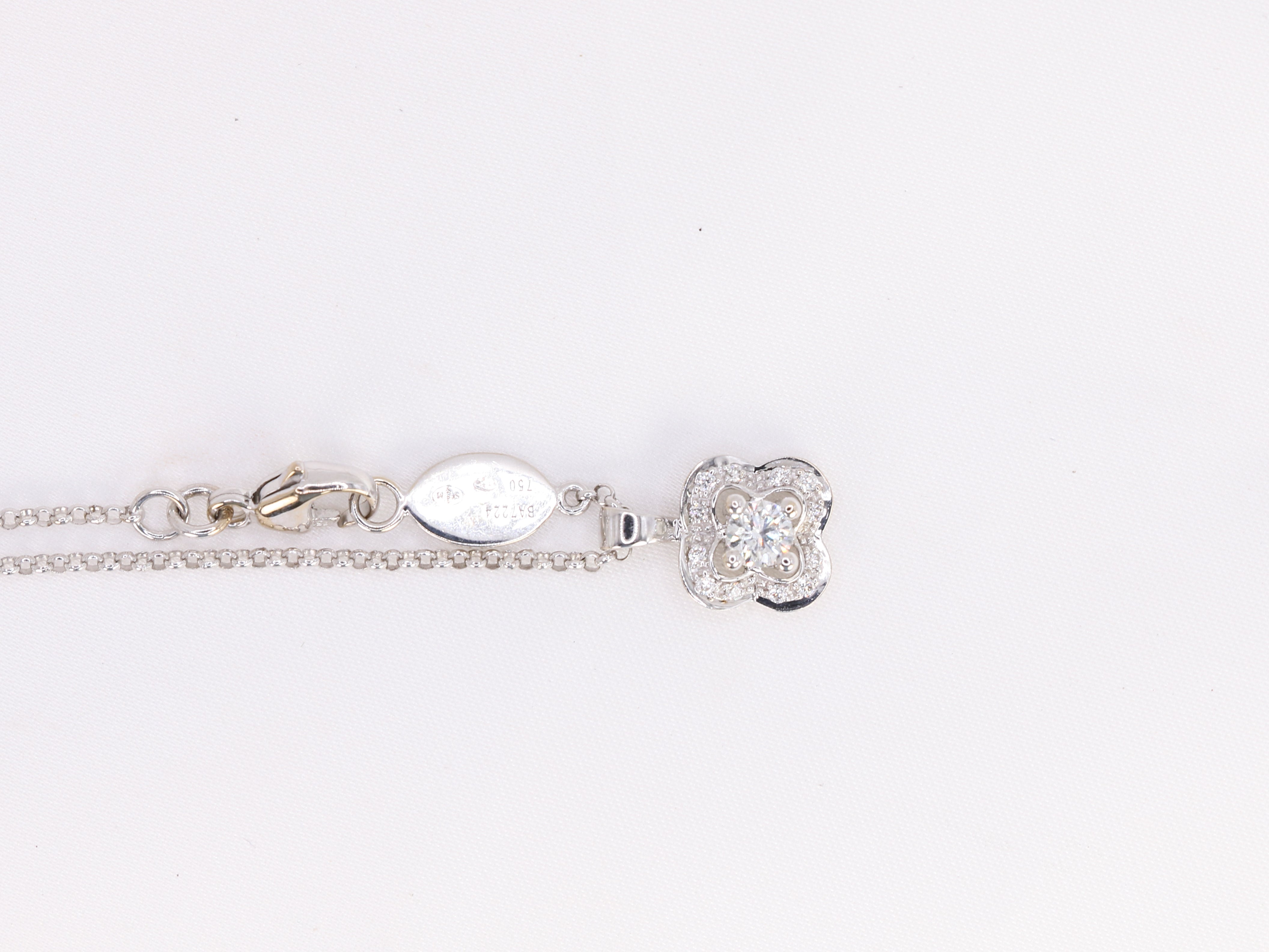 Mauboussin Chance of Love n°2 necklace in white gold