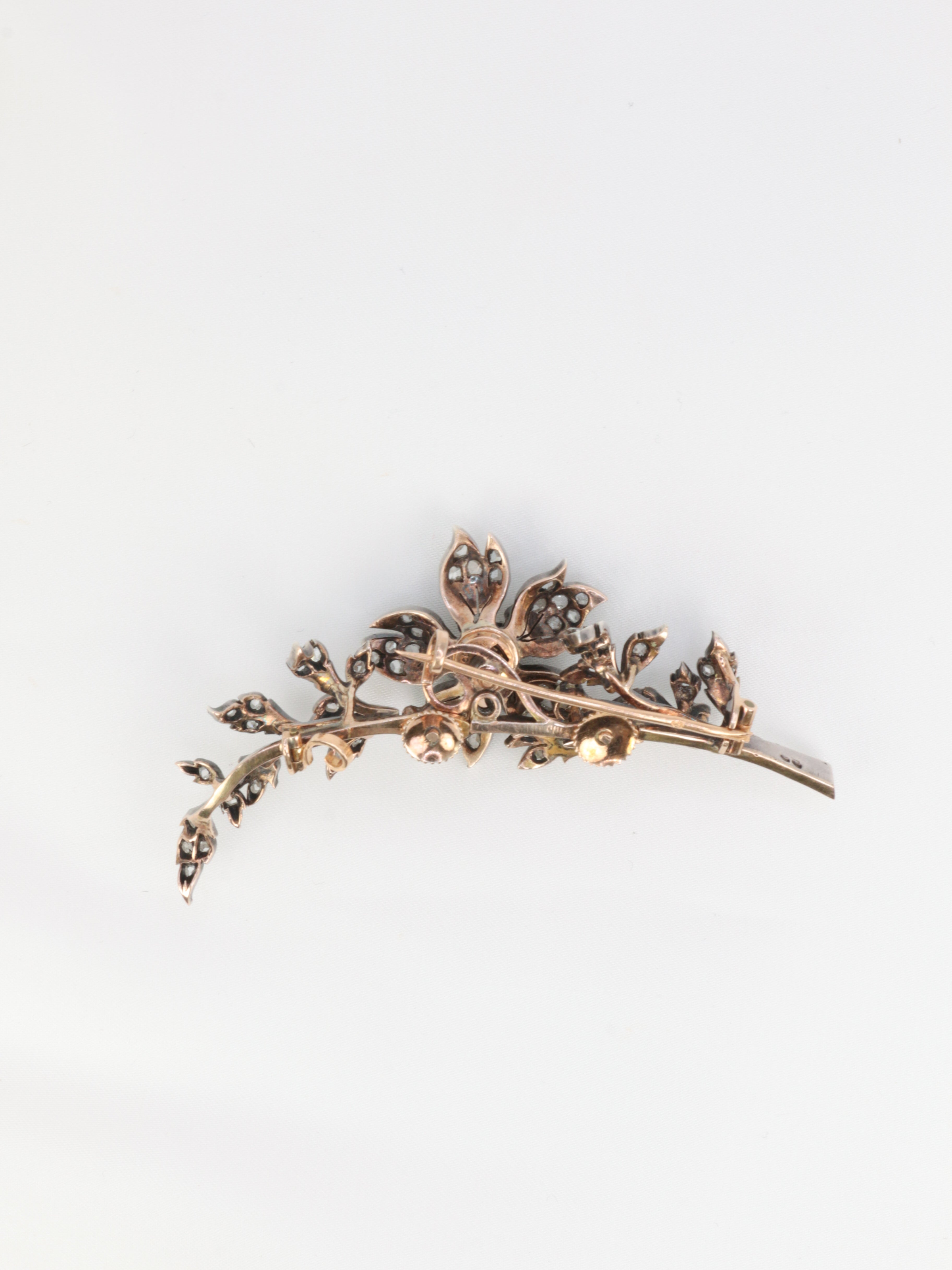 Old shaker brooch in gold, silver and diamonds