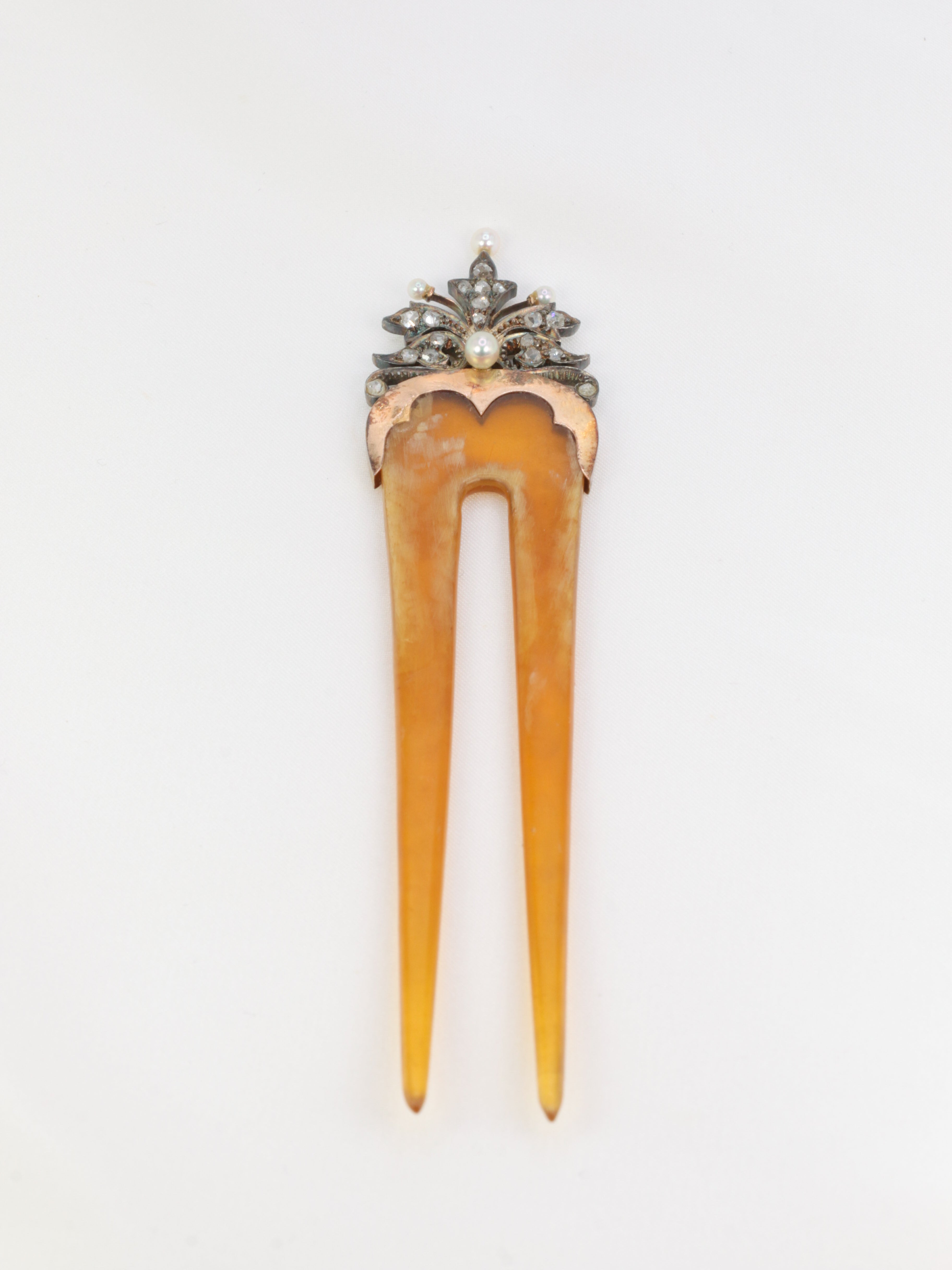 Antique comb with egret in gold, horn, diamonds and fine pearls