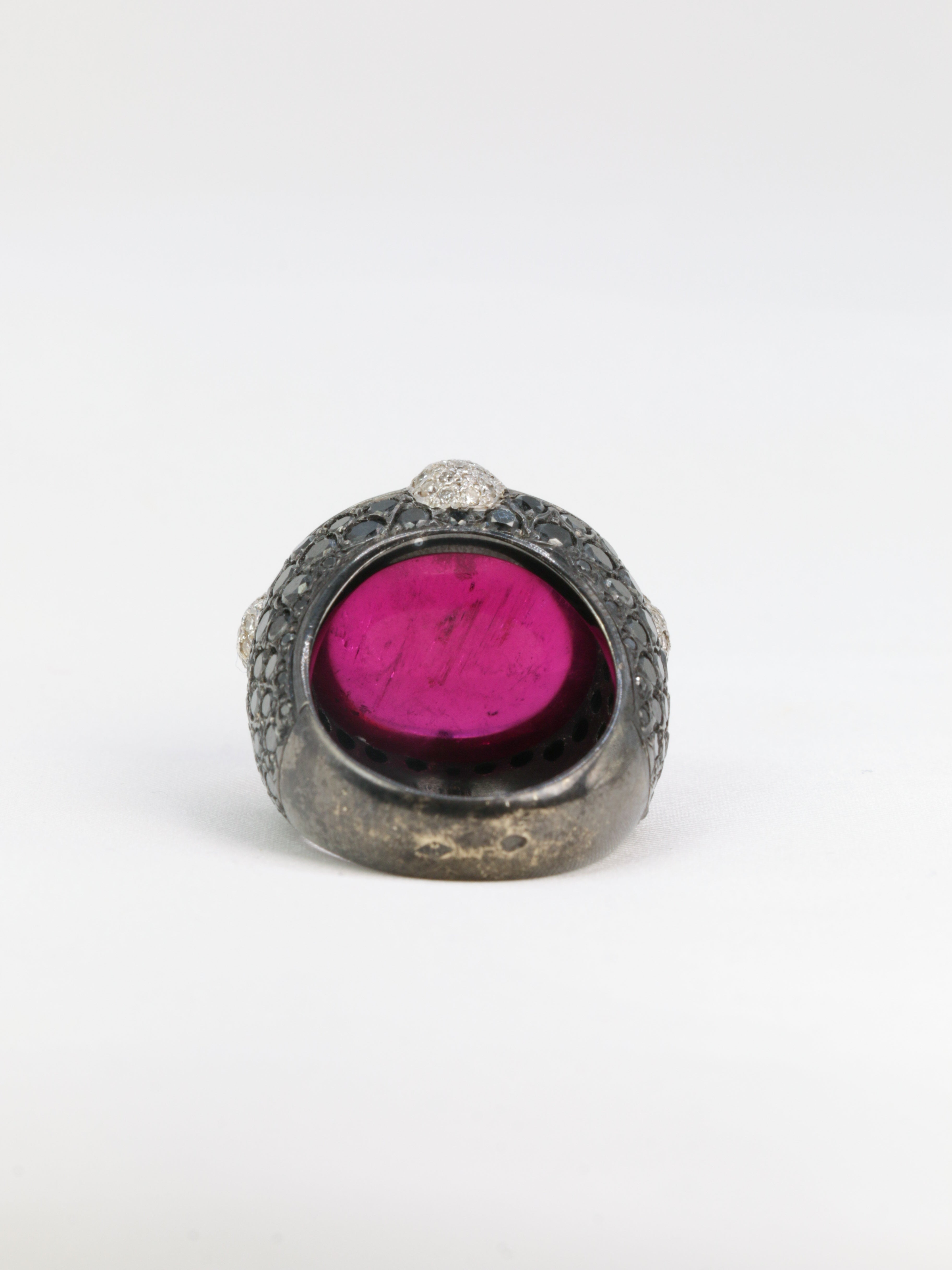 Vintage ball ring in black gold, pink tourmaline and black and white diamonds