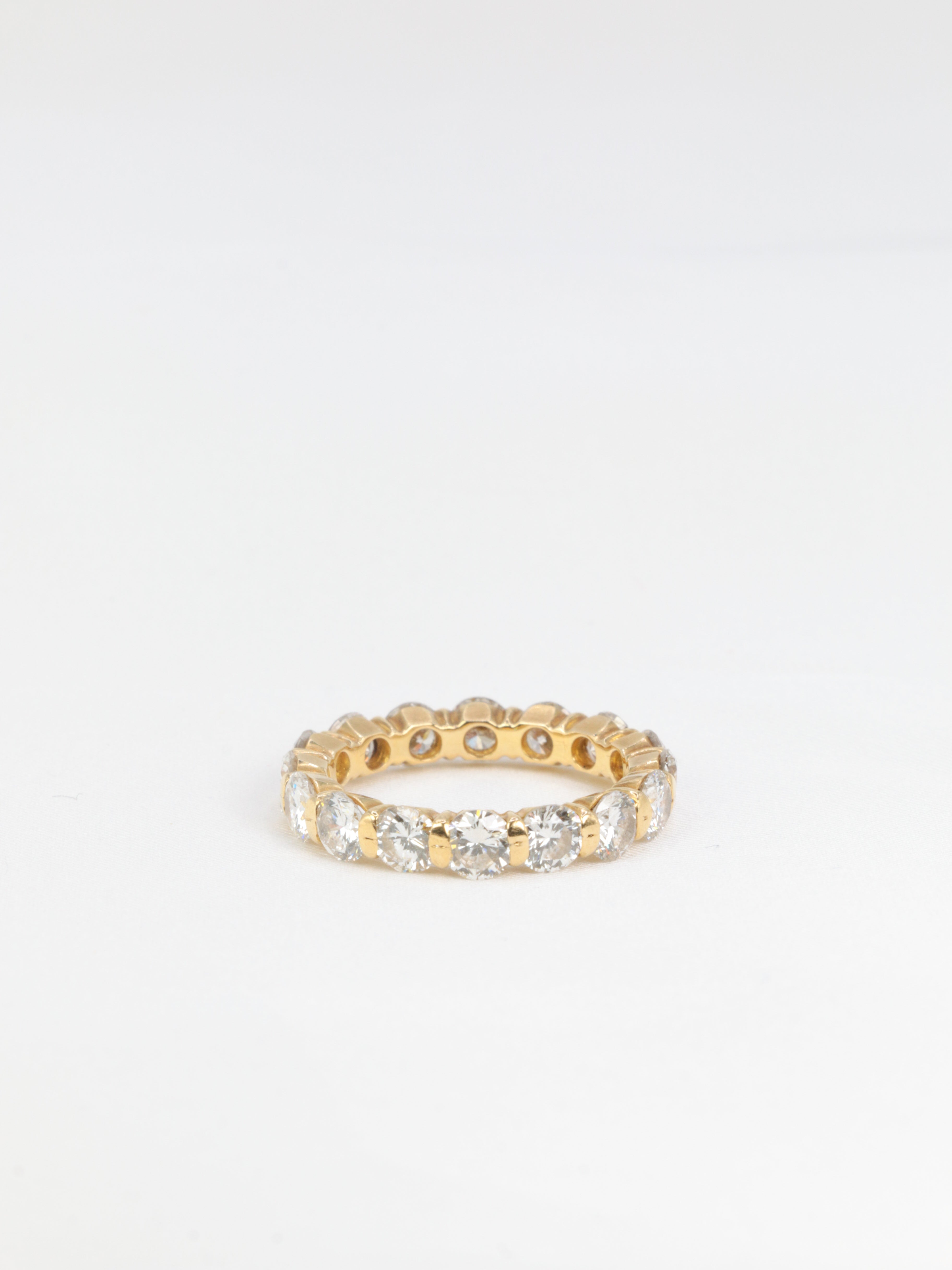 Vintage American wedding ring in yellow gold and diamonds