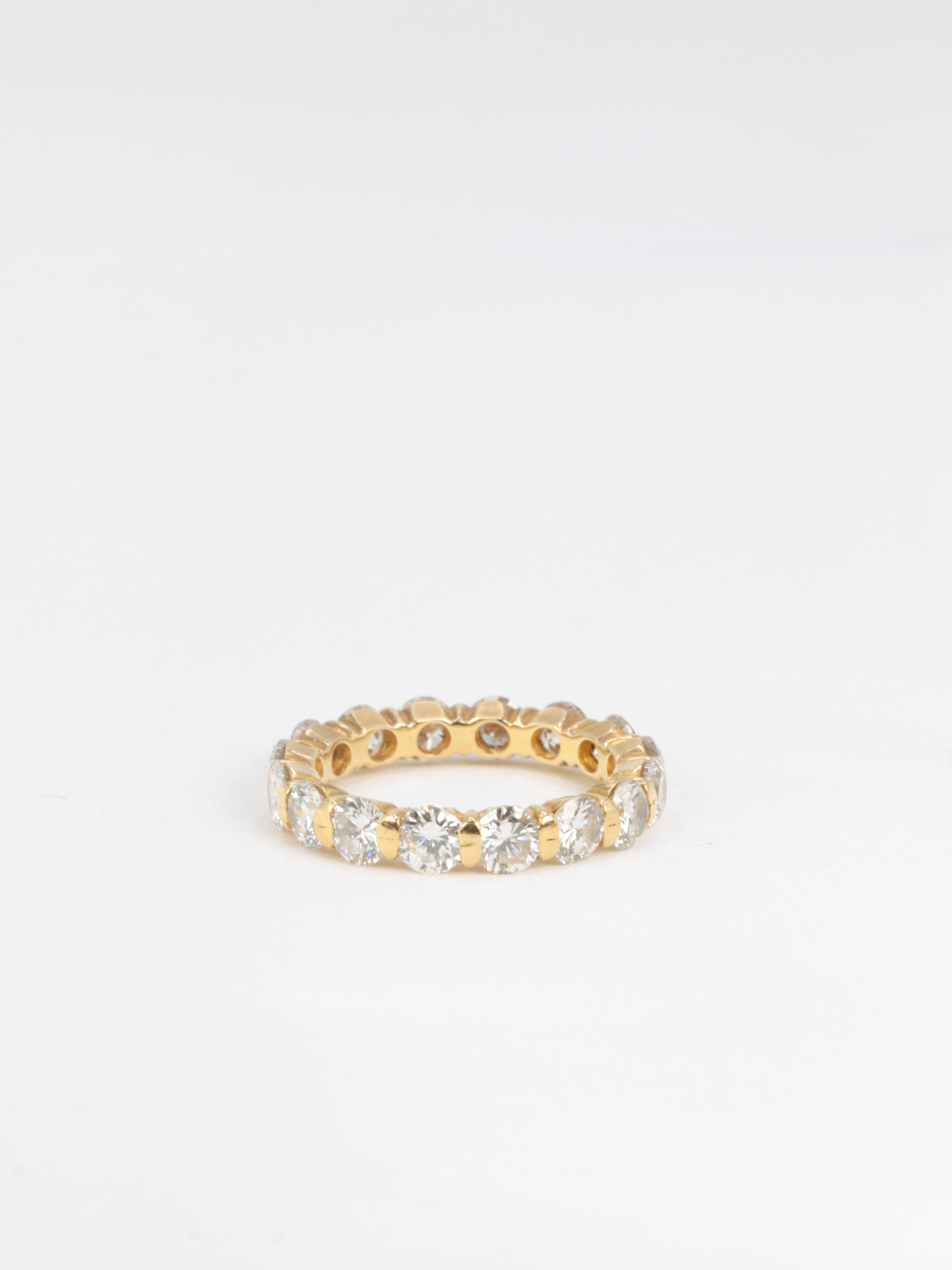 Vintage American wedding ring in yellow gold and diamonds