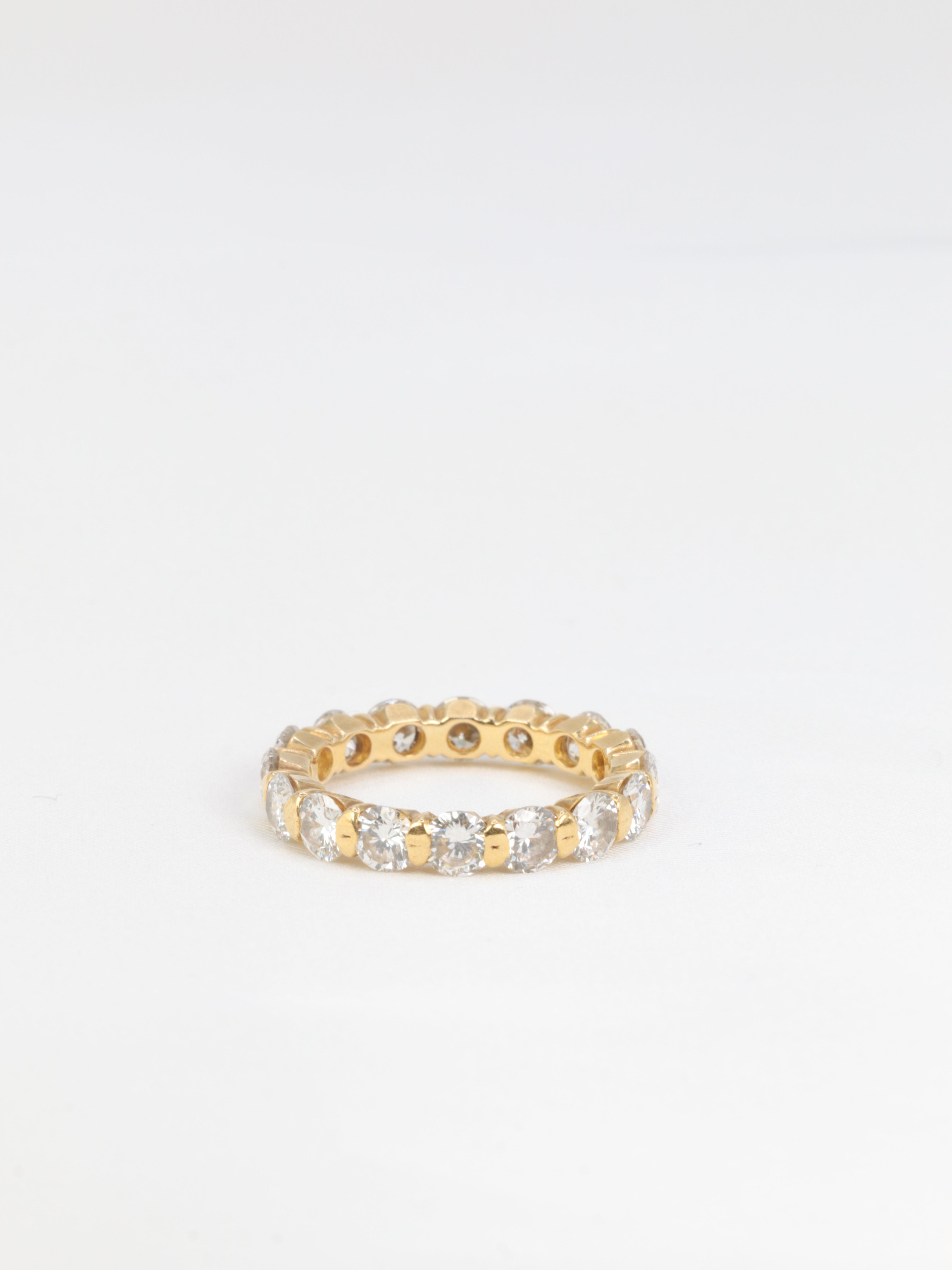 Vintage American wedding ring in yellow gold and diamonds