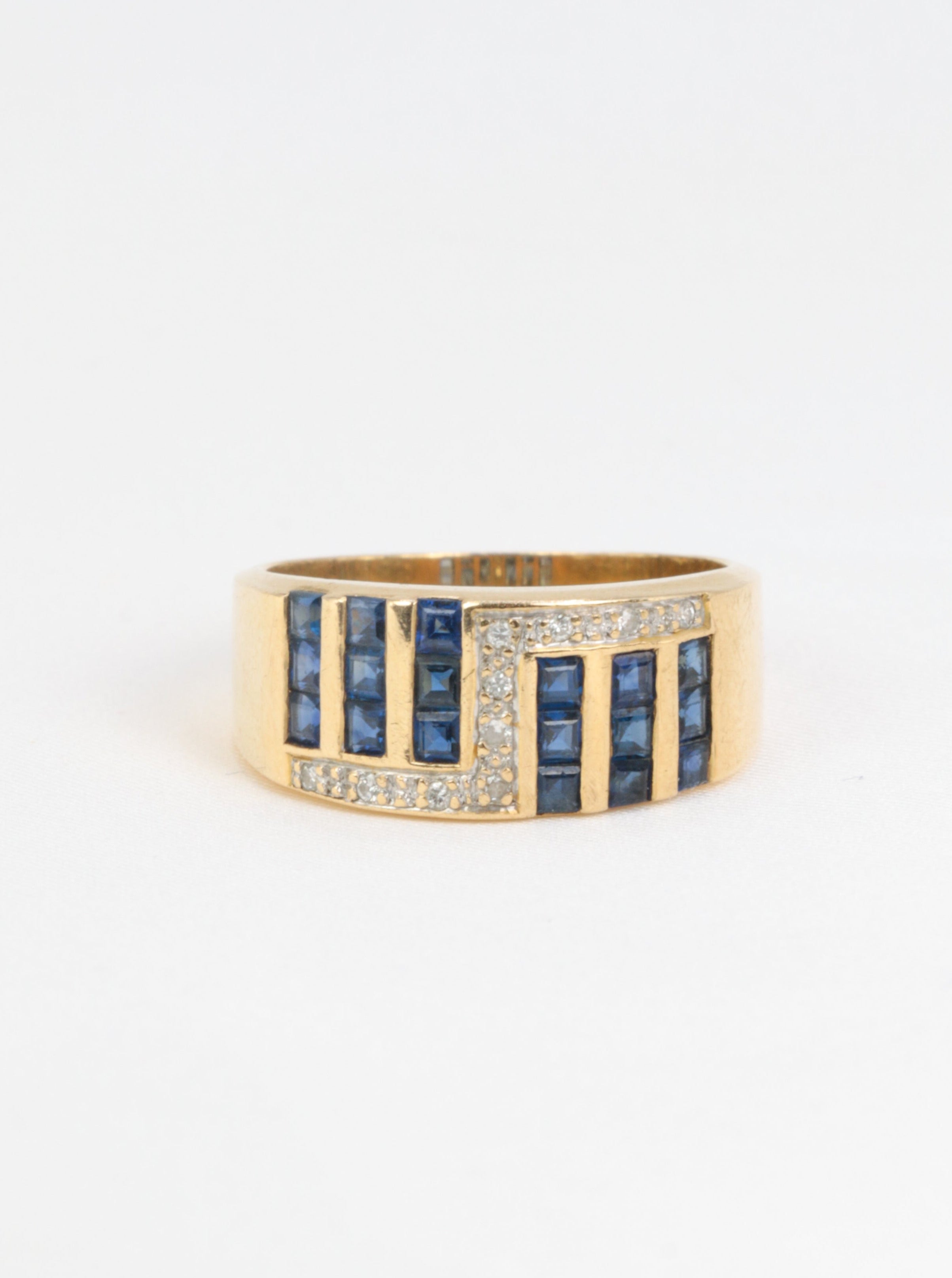 Vintage geometric ring in gold, sapphires and diamonds