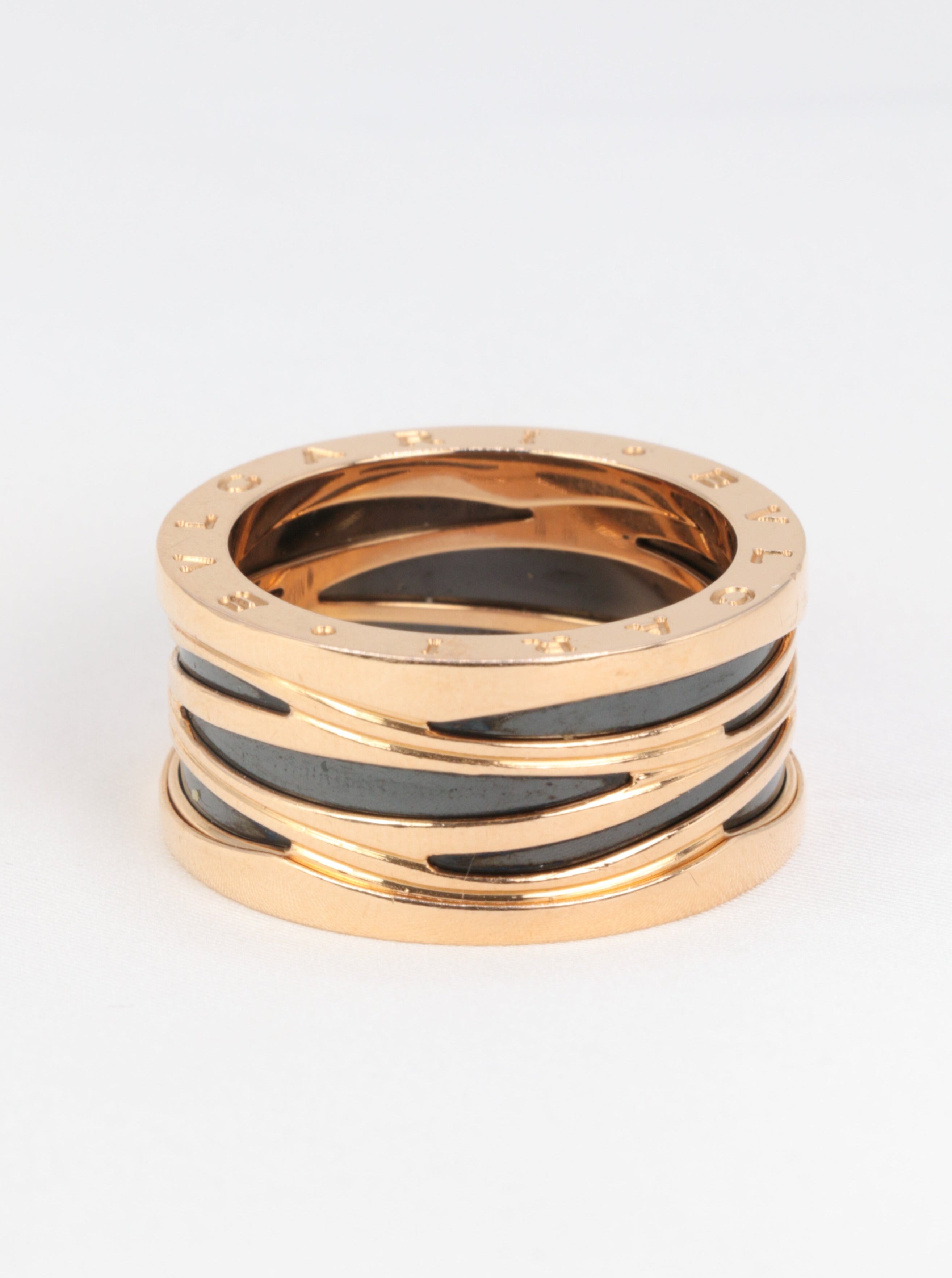 BULGARI - B.zero1 Design Legend Z. HADID Genderless ring, pink gold and ceramic