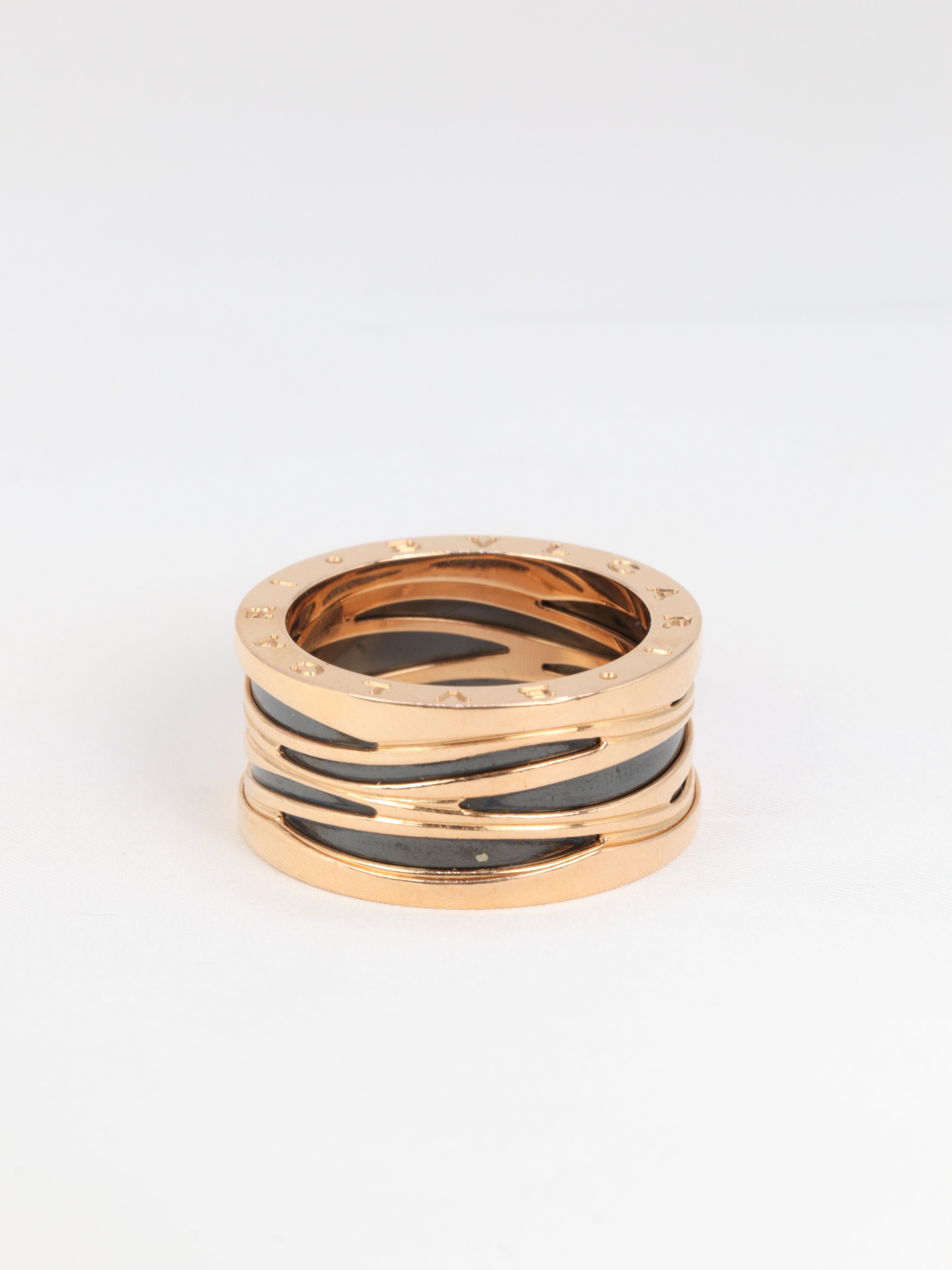 BULGARI - B.zero1 Design Legend Z. HADID Genderless ring, pink gold and ceramic