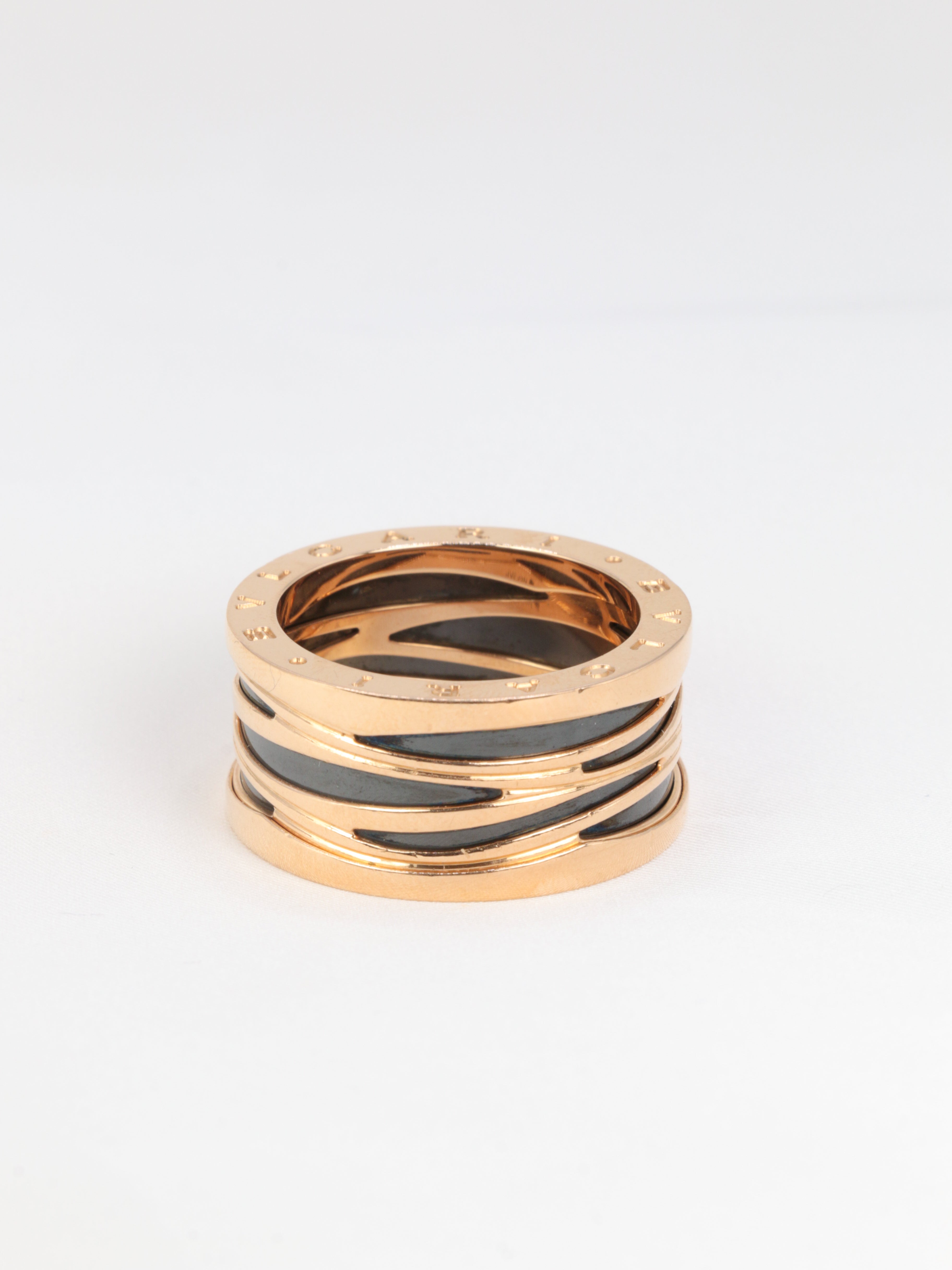 BULGARI - B.zero1 Design Legend Z. HADID Genderless ring, pink gold and ceramic