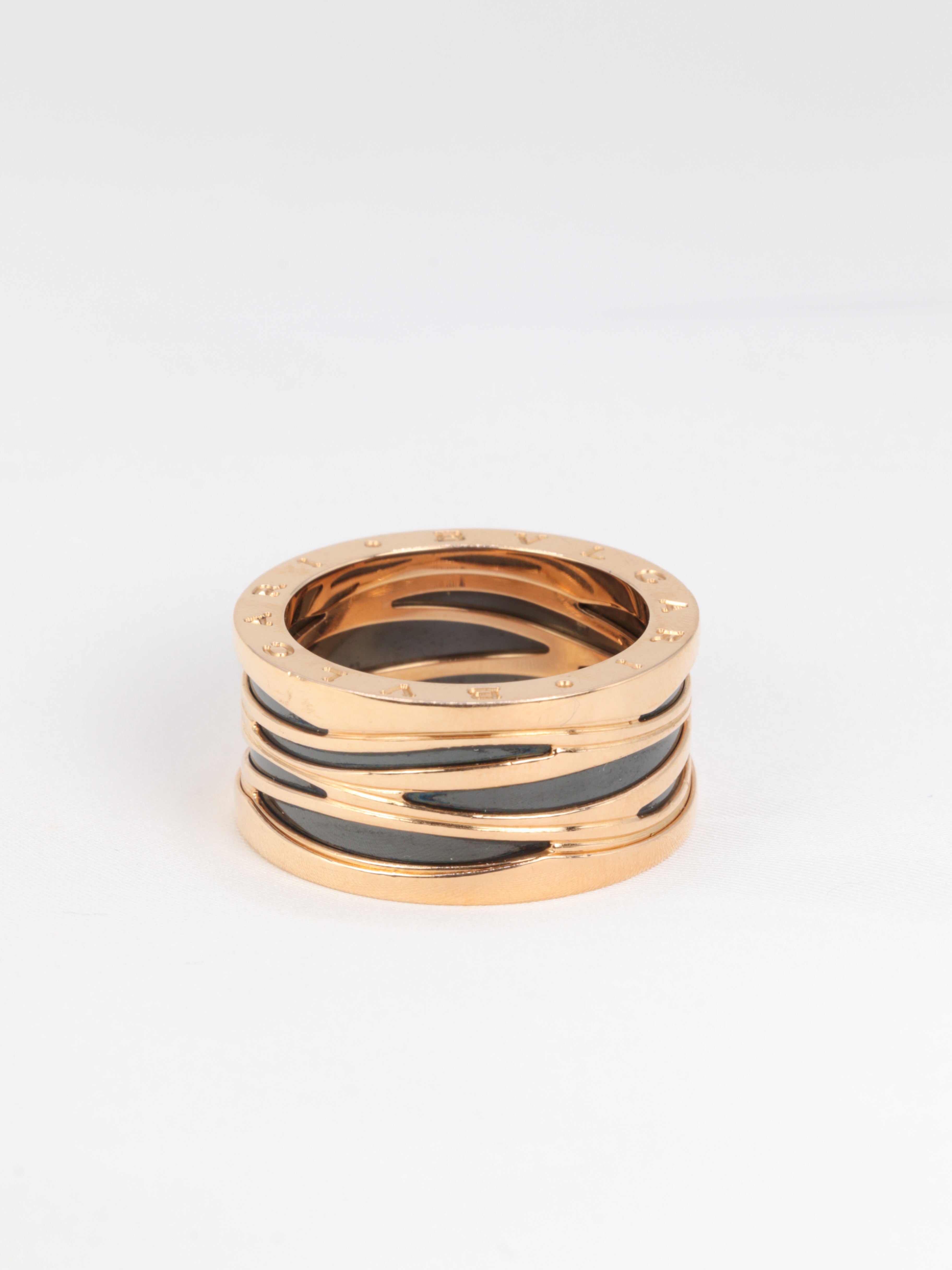 BULGARI - B.zero1 Design Legend Z. HADID Genderless ring, pink gold and ceramic