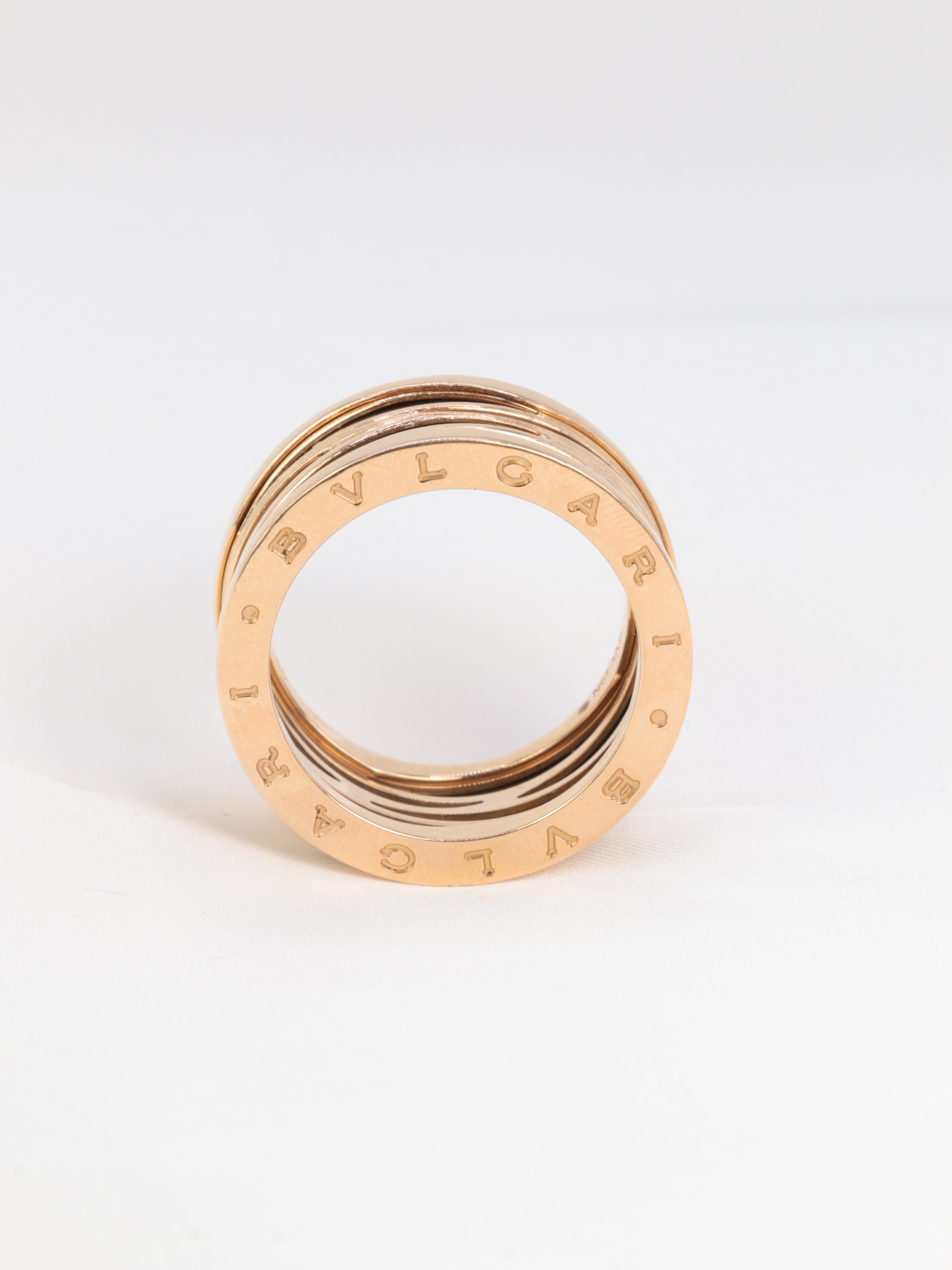 BULGARI - B.zero1 Design Legend Z. HADID Genderless ring, pink gold and ceramic