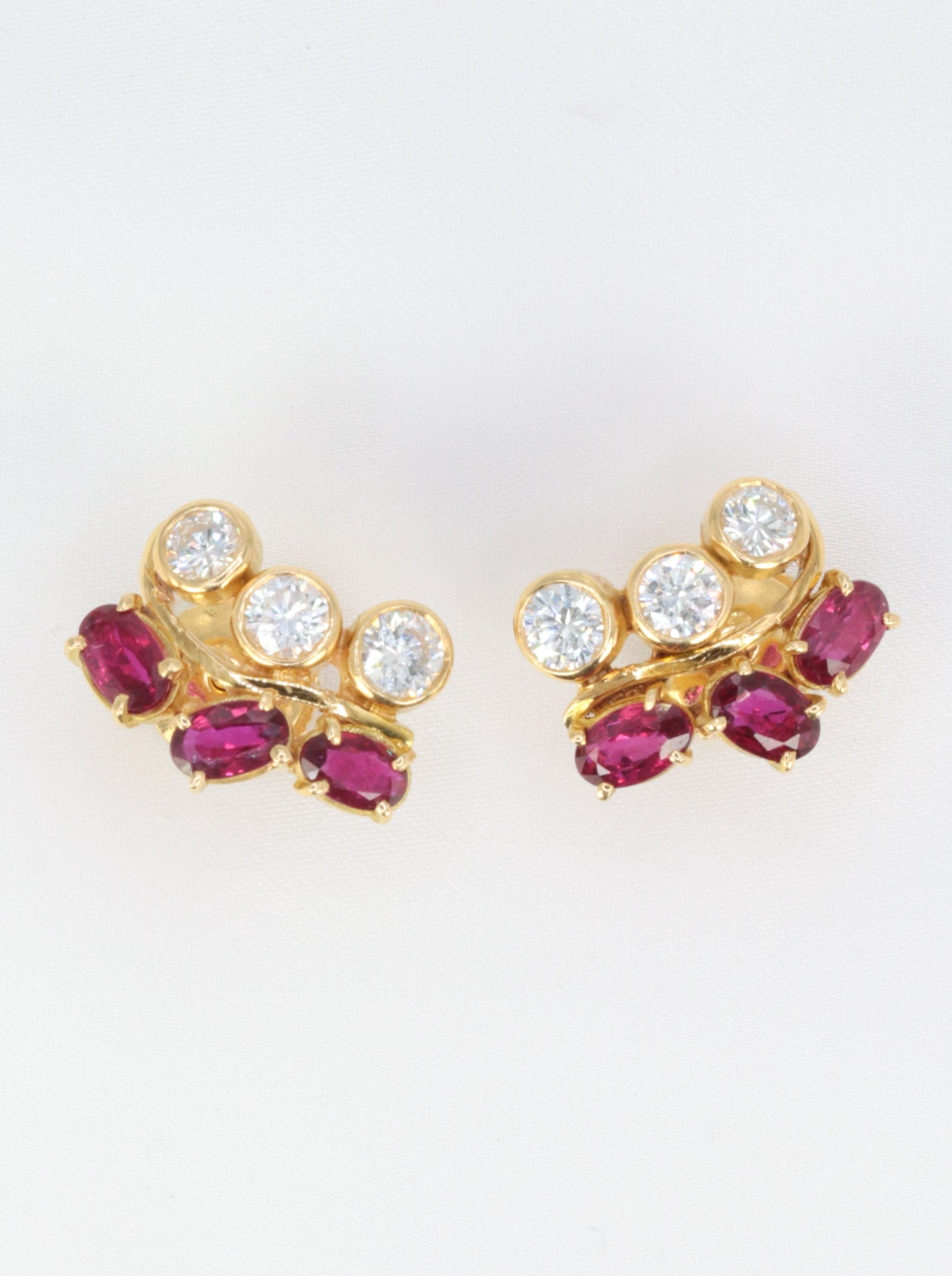 Boucles d’oreilles vintage en or, diamants et grenats