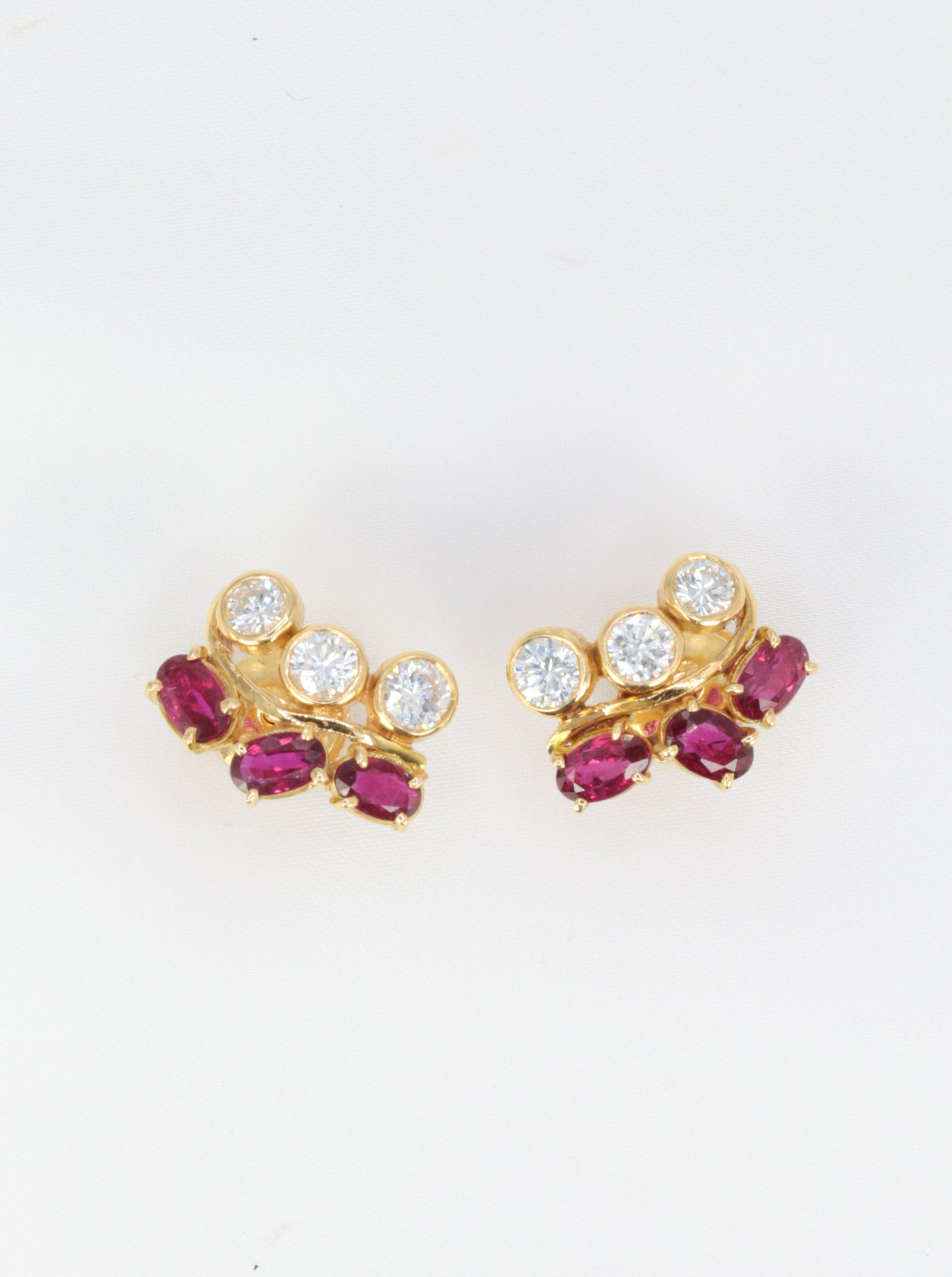 Boucles d’oreilles vintage en or, diamants et grenats