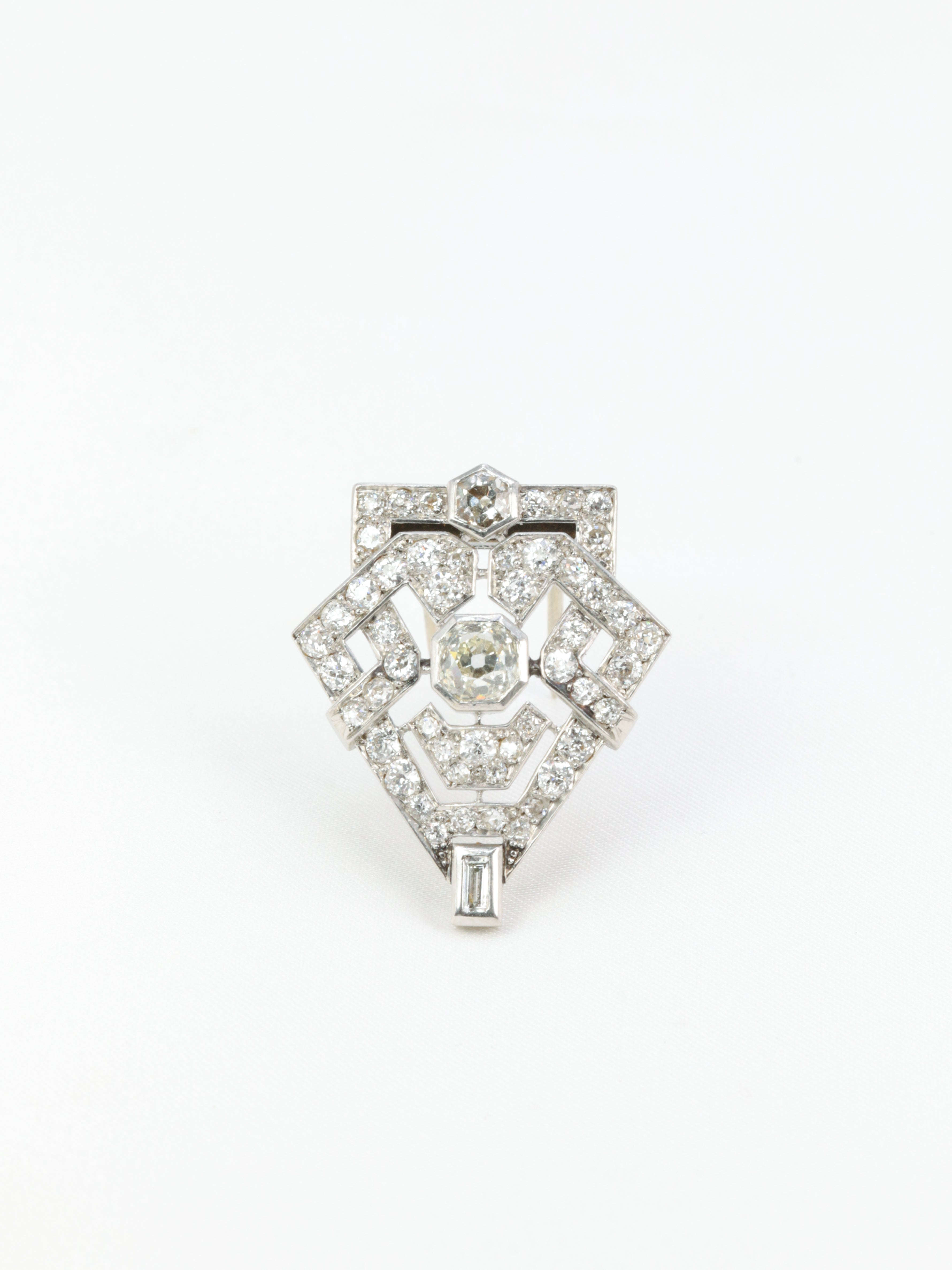 Art-Deco lapel clip in gold, silver, platinum and old-cut diamonds