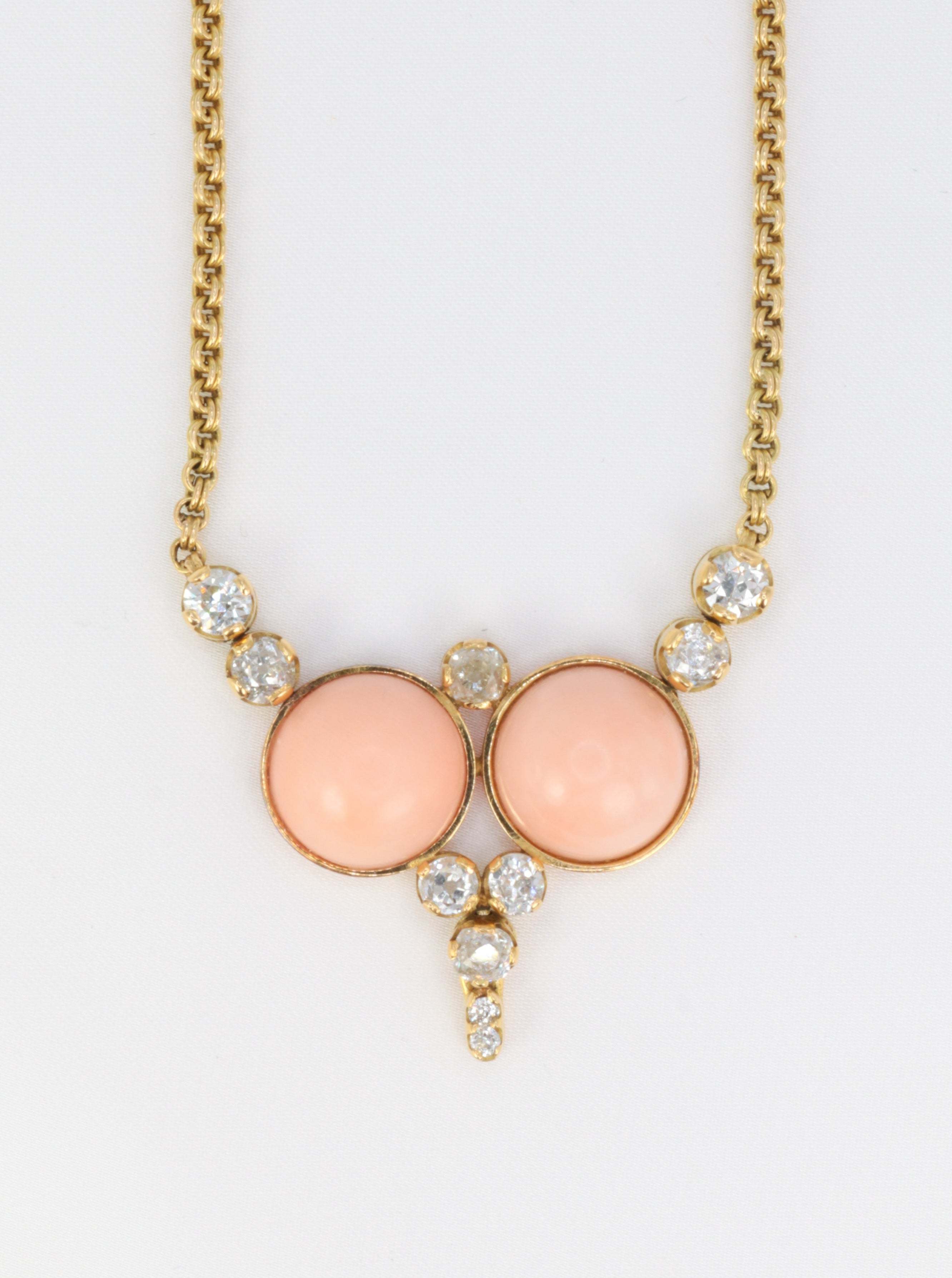 Vintage necklace in gold, coral and old cut diamonds