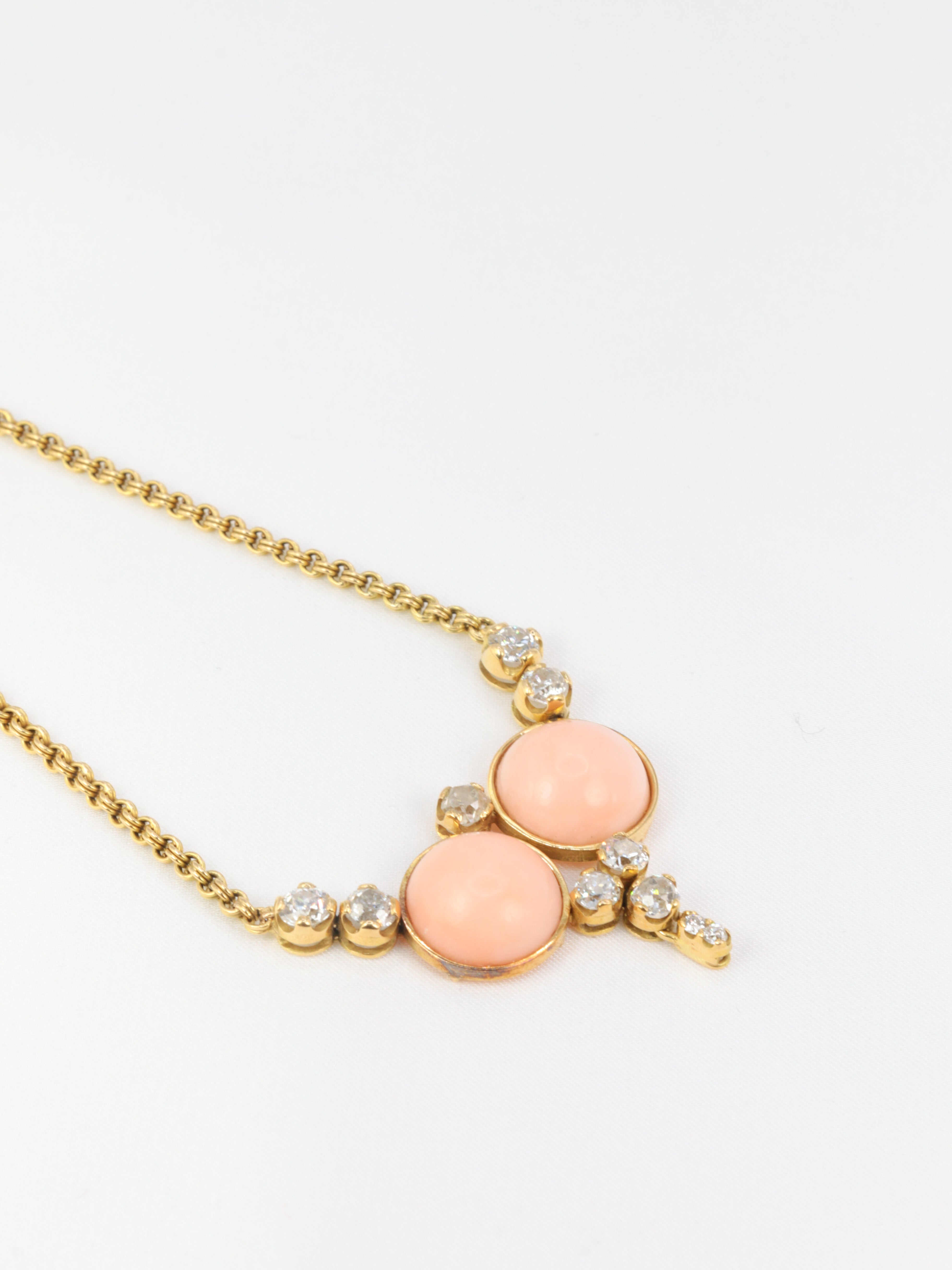 Vintage necklace in gold, coral and old cut diamonds