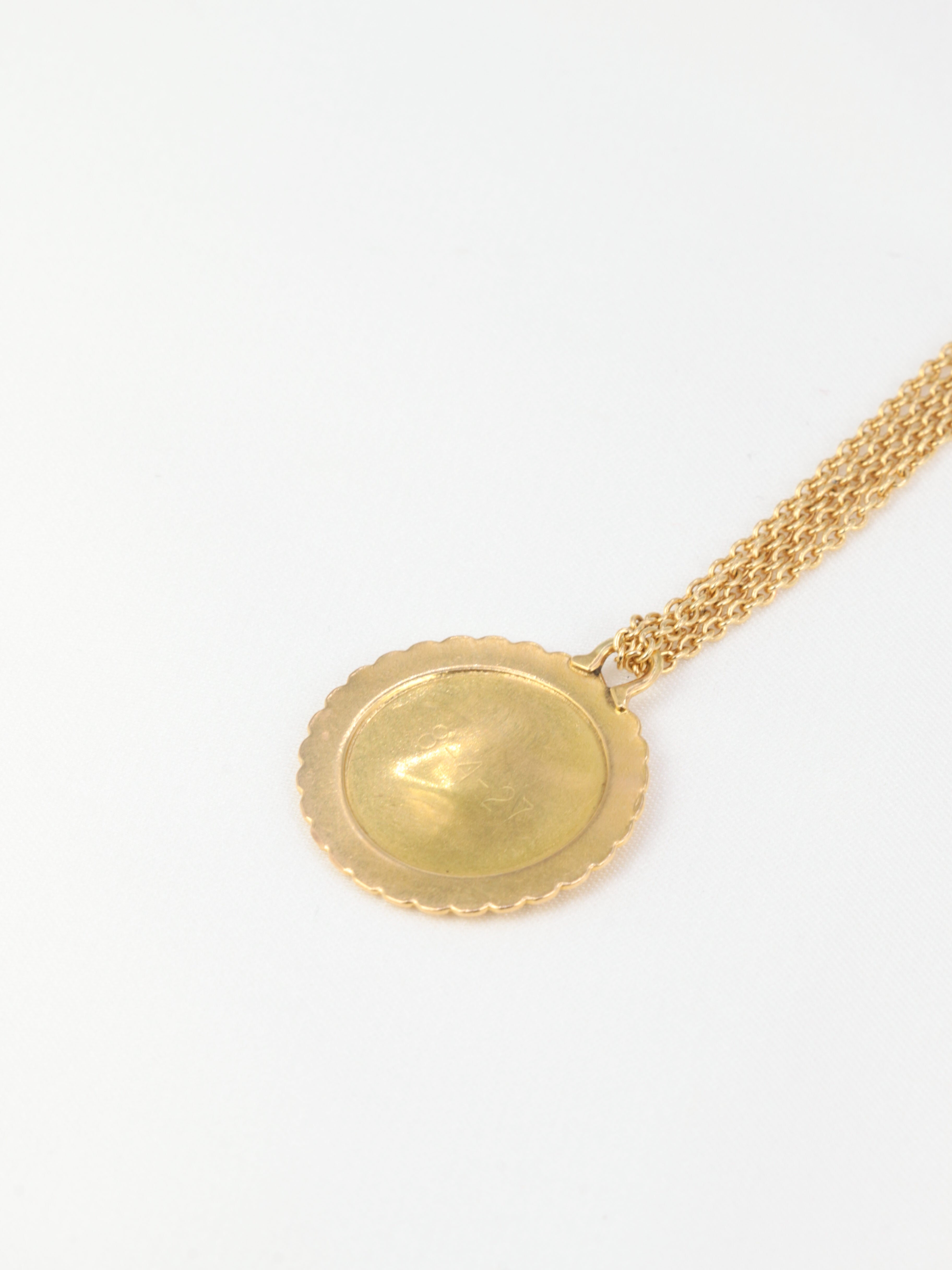 Vintage ram medal pendant in yellow gold