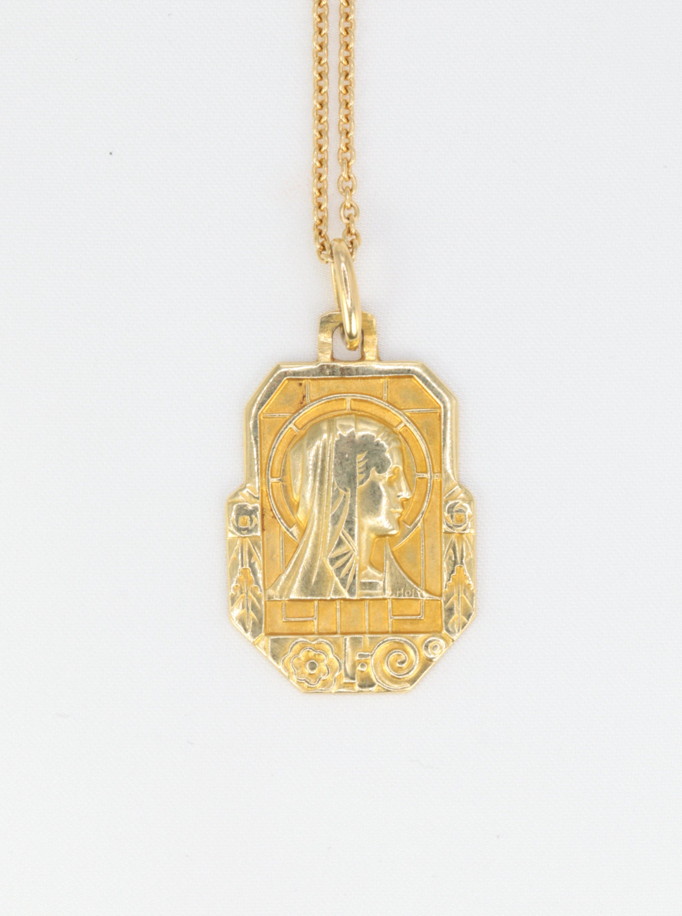 Art-Deco J.Holy Gold Medal depicting the Virgin, circa 1925