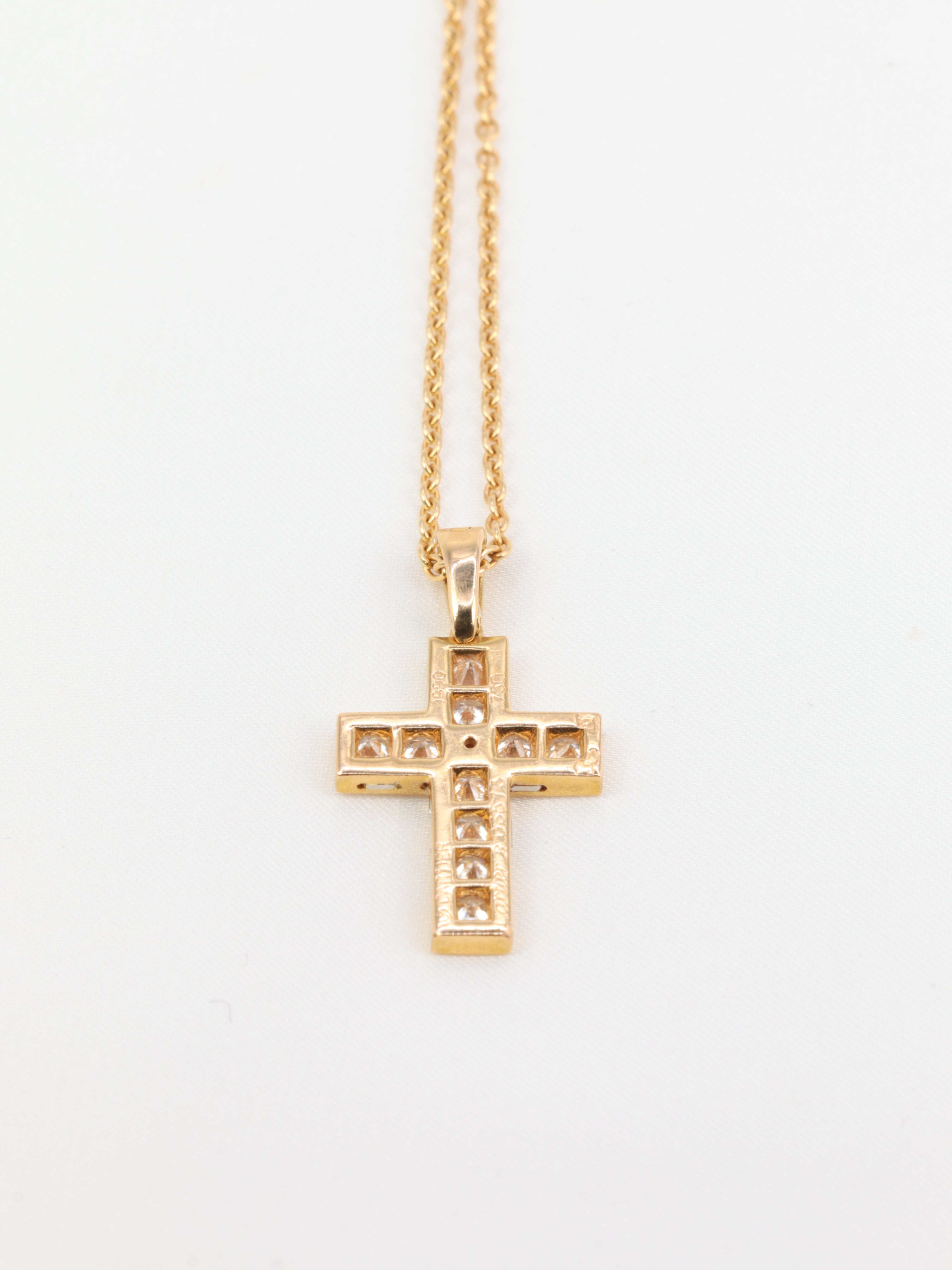 Vintage Cartier cross pendant in gold and diamonds